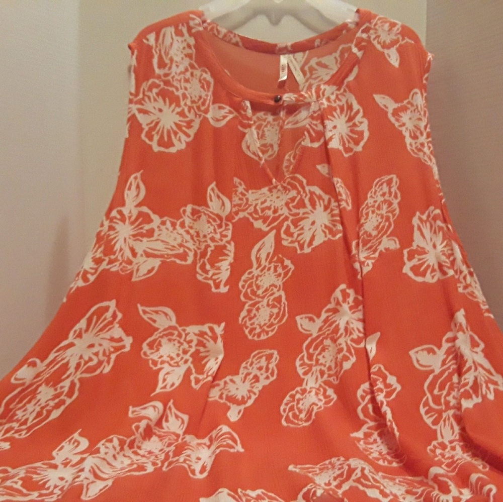 TRUE DESTINY - FLORAL SLEEVELESS TUNIC